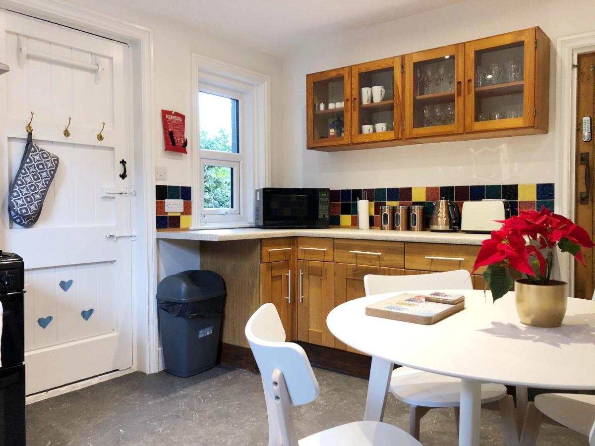 Summer Breeze. 3-Bed Apartment Close To The Beach Bournemouth Ngoại thất bức ảnh