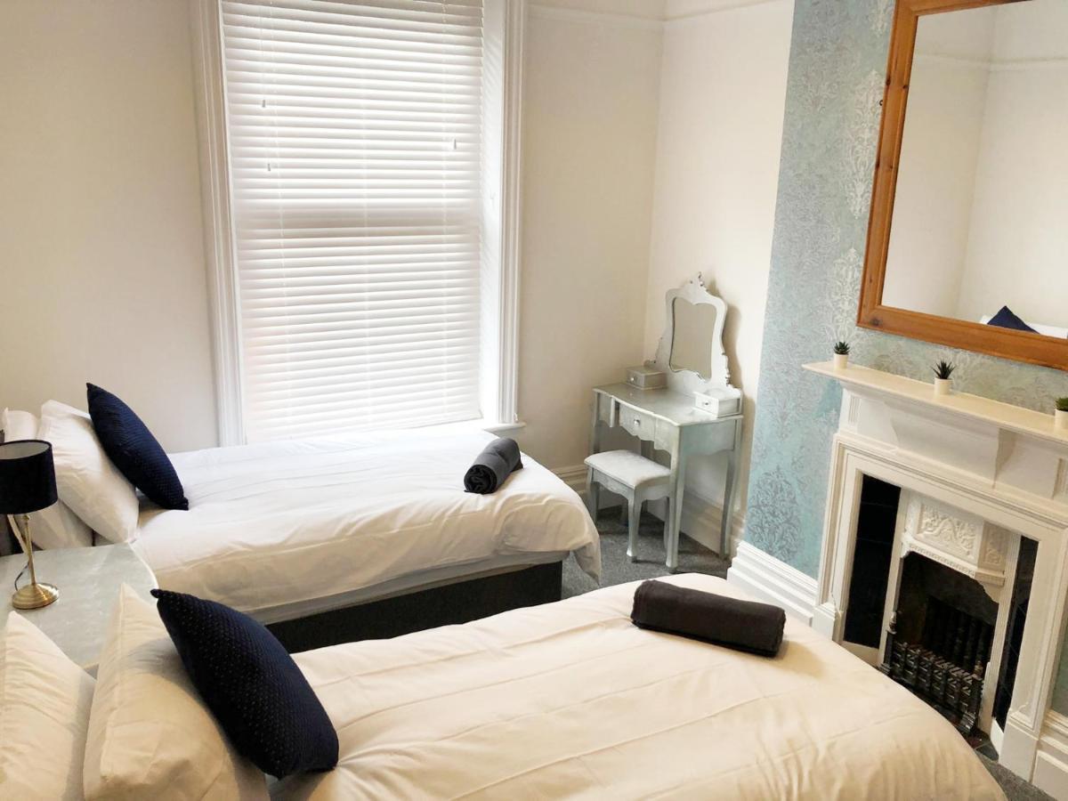 Summer Breeze. 3-Bed Apartment Close To The Beach Bournemouth Ngoại thất bức ảnh